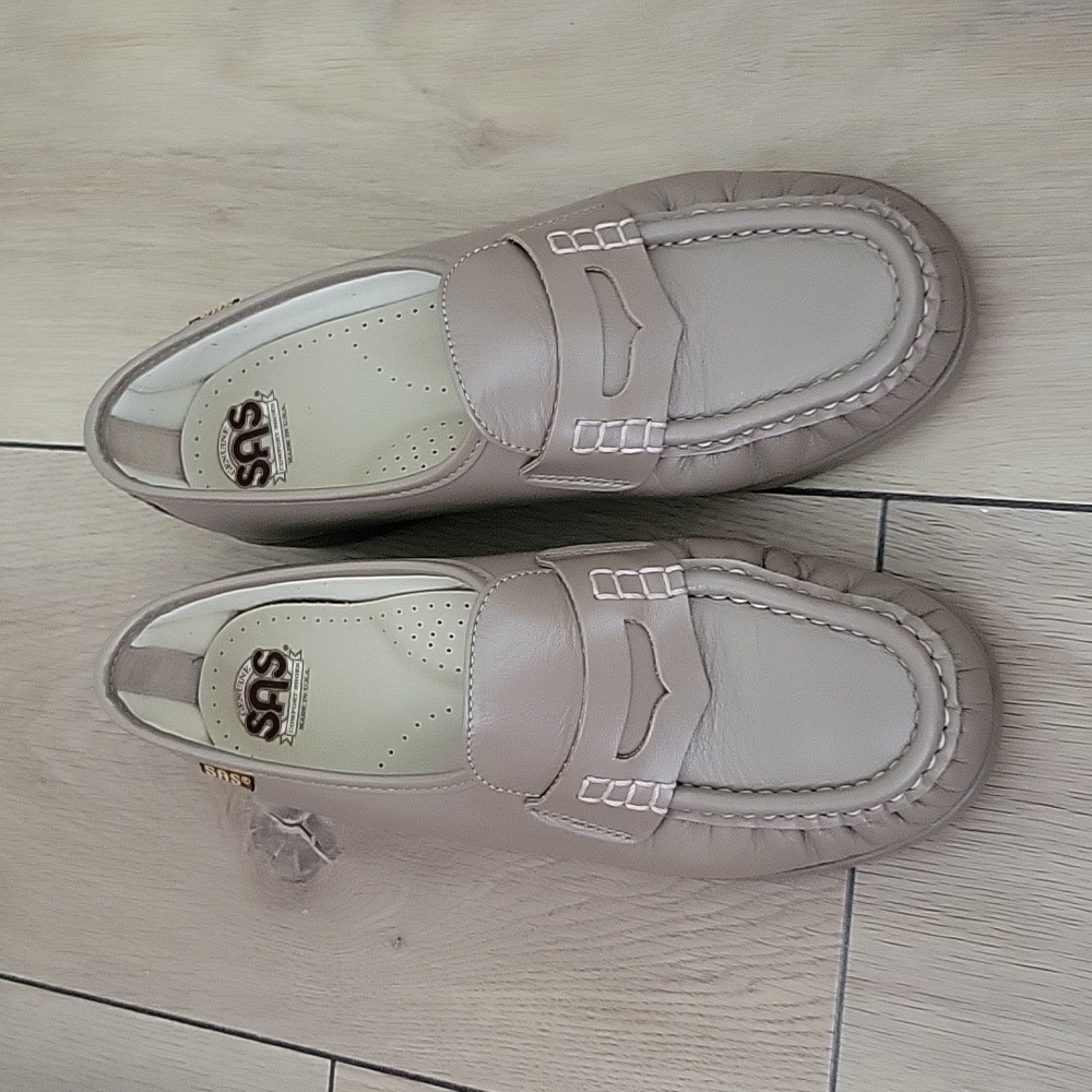 SAS Classic Mocha Leather Slip-On Loafer SIZE 6